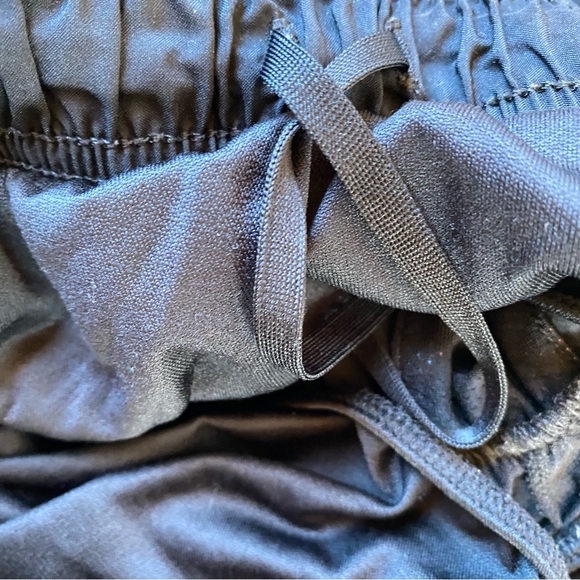 Nike Womens Dri-Fit Running Shorts Sz M Black Colorful Trim Pocket Lined Lightwt - Picture 7 of 10